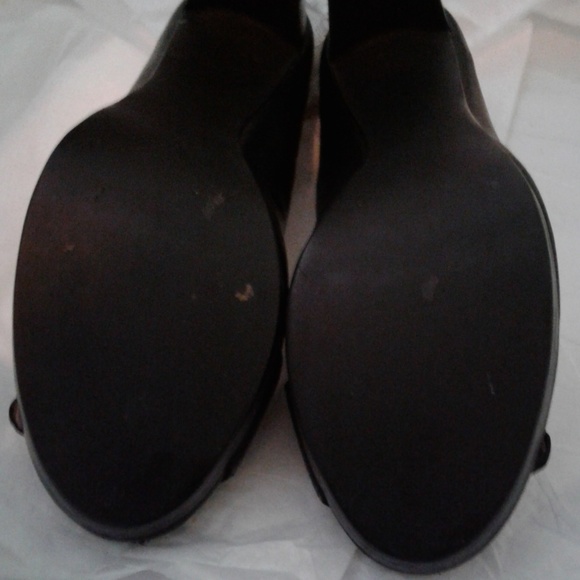 👠 MK Leather Double Buckle Heels 👠 - Picture 5 of 8